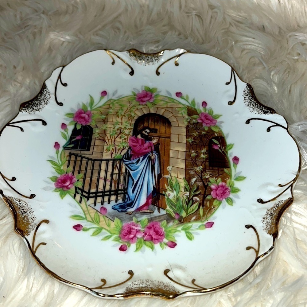 Vintage 8” Porcelain Gold Trim Jesus Plate Decor